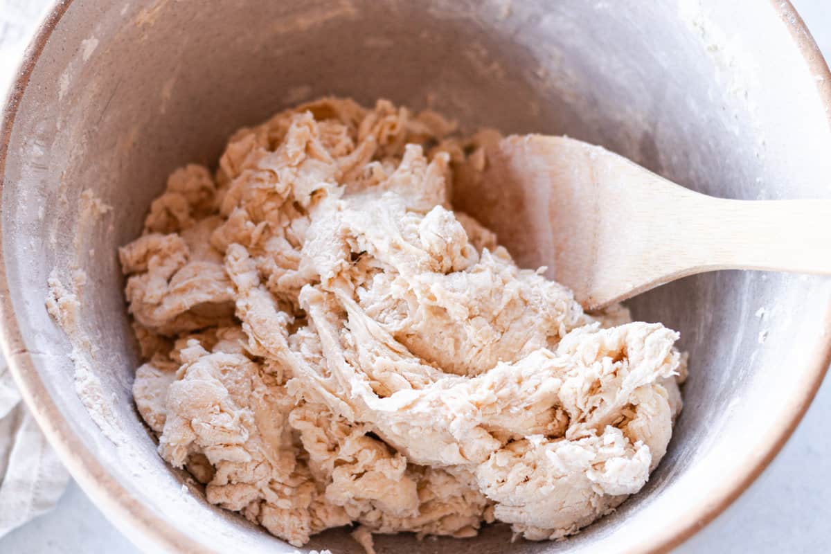 Mixing the bread ingredient together. 