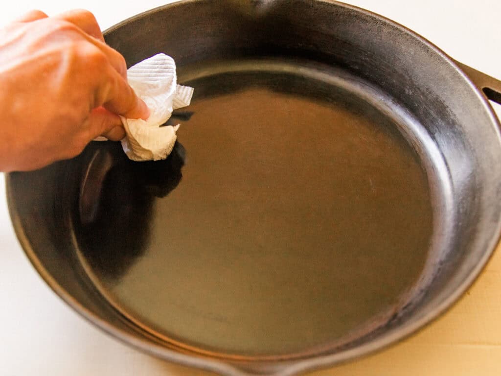 How to Clean a Cast Iron Skillet - Cast Iron Skillet Cooking