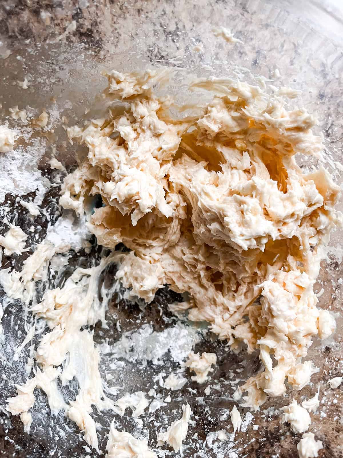 Cream cheese and vanilla e...]]></description>
                <pubDate>Tue, 11 Nov 2025 16:00:00 +0200</pubDate>
                <guid isPermaLink=